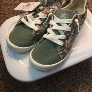 Flower slip on sneakers